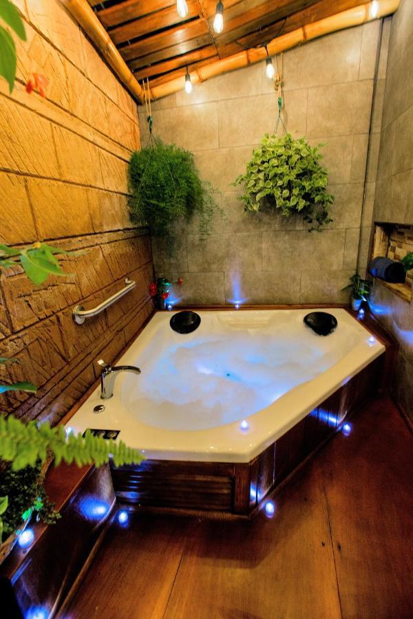 Casa Suculenta ,Monteverde Con Jacuzzi Privado Y Lavanderia Exterior photo
